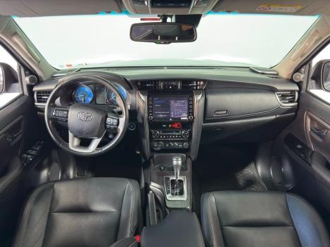 TOYOTA Hilux SW4 2.8 16V 4P SRX 4X4 7 LUGARES TURBO DIESEL AUTOM�TICO, Foto 14