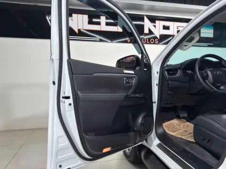 TOYOTA Hilux SW4 2.8 16V 4P SRX PLATINUM 4X4 TURBO DIESEL AUTOM�TICO, Foto 14