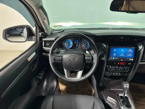 TOYOTA Hilux SW4 2.8 16V 4P SRX PLATINUM 4X4 TURBO DIESEL AUTOM�TICO, Foto 16
