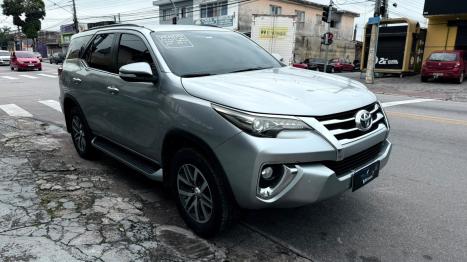 TOYOTA Hilux SW4 2.8 4P SRX 4X4 TURBO DIESEL AUTOMÁTICO, Foto 1