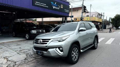 TOYOTA Hilux SW4 2.8 4P SRX 4X4 TURBO DIESEL AUTOMÁTICO, Foto 2
