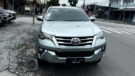 TOYOTA Hilux SW4 2.8 4P SRX 4X4 TURBO DIESEL AUTOMÁTICO, Foto 3