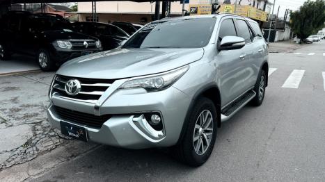 TOYOTA Hilux SW4 2.8 4P SRX 4X4 TURBO DIESEL AUTOMÁTICO, Foto 4