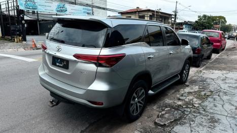 TOYOTA Hilux SW4 2.8 4P SRX 4X4 TURBO DIESEL AUTOMÁTICO, Foto 5