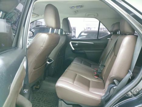 TOYOTA Hilux SW4 2.8 16V 4P SRX 4X4 7 LUGARES TURBO DIESEL AUTOMÁTICO, Foto 7
