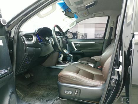 TOYOTA Hilux SW4 2.8 16V 4P SRX 4X4 7 LUGARES TURBO DIESEL AUTOMÁTICO, Foto 9