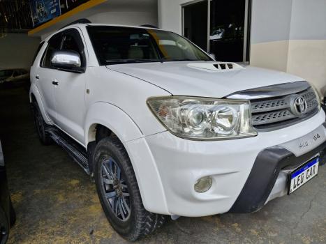 TOYOTA Hilux SW4 3.0 16V 4P SRV 4X4 7 LUGARES TURBO DIESEL AUTOM�TICO, Foto 2