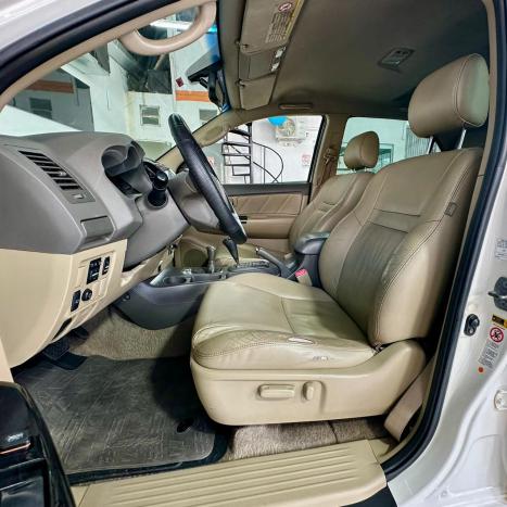 TOYOTA Hilux SW4 3.0 16V 4P SRV 4X4 7 LUGARES TURBO DIESEL AUTOM�TICO, Foto 17