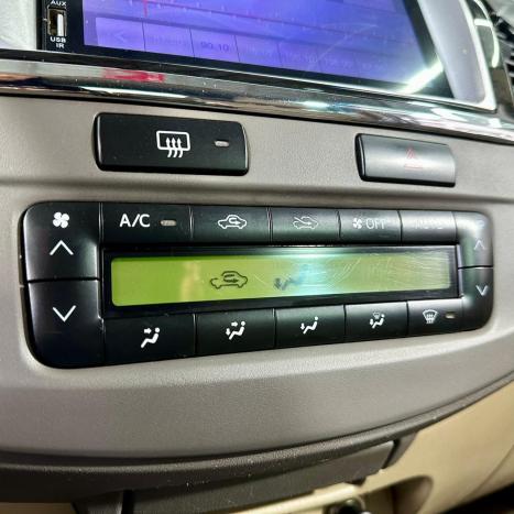 TOYOTA Hilux SW4 3.0 16V 4P SRV 4X4 7 LUGARES TURBO DIESEL AUTOM�TICO, Foto 23