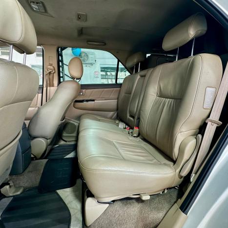 TOYOTA Hilux SW4 3.0 16V 4P SRV 4X4 7 LUGARES TURBO DIESEL AUTOM�TICO, Foto 24