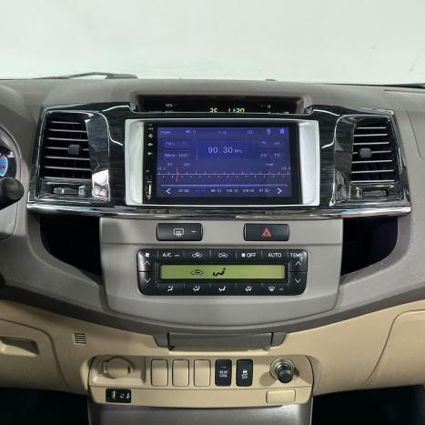 TOYOTA Hilux SW4 3.0 16V 4P SRV 4X4 7 LUGARES TURBO DIESEL AUTOM�TICO, Foto 26