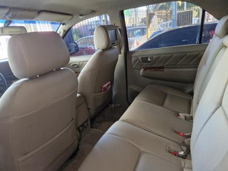 TOYOTA Hilux SW4 3.0 16V 4P SRV 4X4 7 LUGARES TURBO DIESEL AUTOM�TICO, Foto 3
