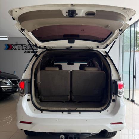 TOYOTA Hilux SW4 3.0 16V 4P SRV 4X4 7 LUGARES TURBO DIESEL AUTOMÁTICO, Foto 5