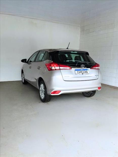 TOYOTA Yaris Hatch 1.3 16V 4P FLEX XL MULTIDRIVE AUTOM�TICO CVT, Foto 4