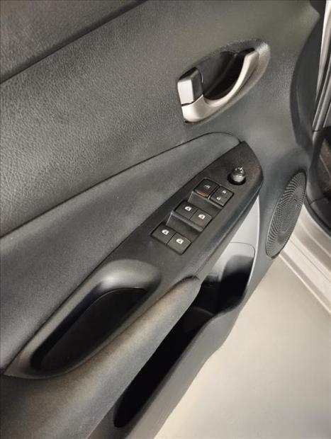 TOYOTA Yaris Hatch 1.3 16V 4P FLEX XL MULTIDRIVE AUTOM�TICO CVT, Foto 7