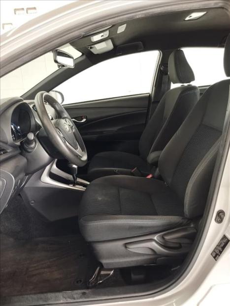 TOYOTA Yaris Hatch 1.3 16V 4P FLEX XL MULTIDRIVE AUTOM�TICO CVT, Foto 8
