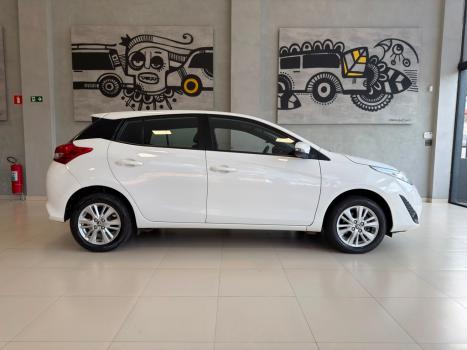TOYOTA Yaris Hatch 1.3 16V 4P FLEX XL PLUS TECH MULTIDRIVE AUTOM�TICO CVT, Foto 6