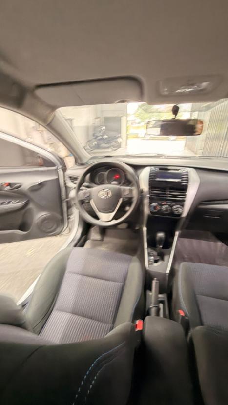 TOYOTA Yaris Sedan 1.5 16V 4P FLEX XL MULTIDRIVE AUTOM�TICO CVT, Foto 8