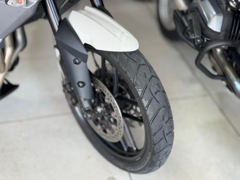 TRIUMPH Tiger 800 XR, Foto 3