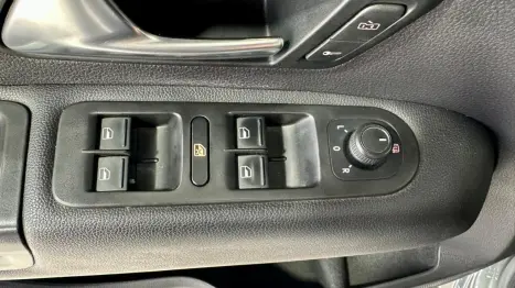 VOLKSWAGEN Amarok 3.0 V6 CABINE DUPLA COMFORT 4X4 TURBO INTERCOOLER AUTOM�TICO, Foto 11