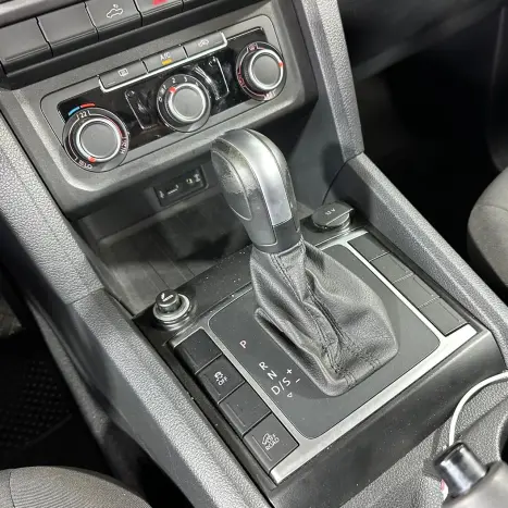 VOLKSWAGEN Amarok 3.0 V6 CABINE DUPLA COMFORT 4X4 TURBO INTERCOOLER AUTOM�TICO, Foto 14