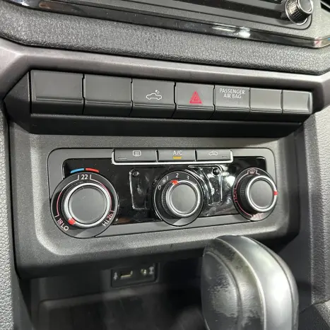 VOLKSWAGEN Amarok 3.0 V6 CABINE DUPLA COMFORT 4X4 TURBO INTERCOOLER AUTOM�TICO, Foto 15