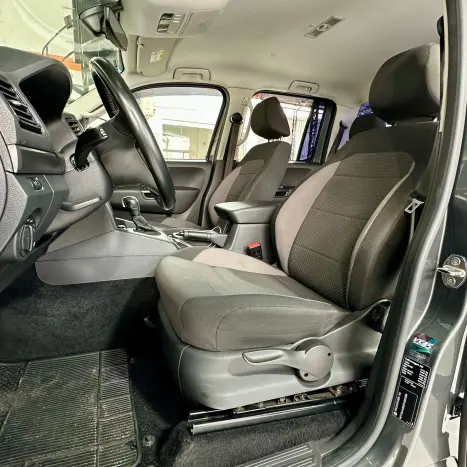 VOLKSWAGEN Amarok 3.0 V6 CABINE DUPLA COMFORT 4X4 TURBO INTERCOOLER AUTOM�TICO, Foto 17