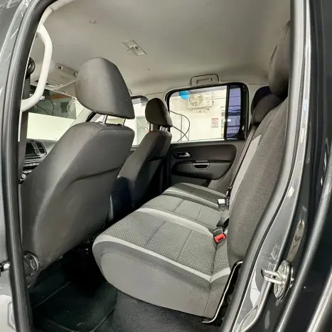 VOLKSWAGEN Amarok 3.0 V6 CABINE DUPLA COMFORT 4X4 TURBO INTERCOOLER AUTOM�TICO, Foto 19