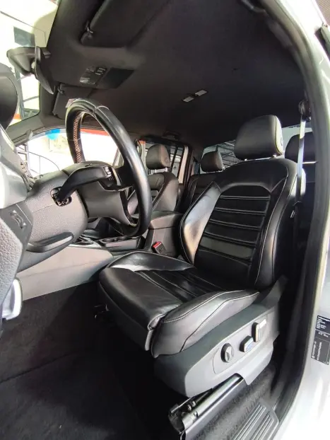 VOLKSWAGEN Amarok 3.0 V6 CABINE DUPLA HIGHLINE EXTREME 4X4 TURBO INTERCOOLER AUTOM�TICO, Foto 24