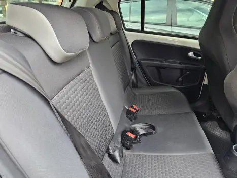 VOLKSWAGEN Cross UP 1.0 12V 4P TSI FLEX, Foto 8