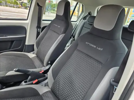VOLKSWAGEN Cross UP 1.0 12V 4P TSI FLEX, Foto 4
