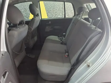 VOLKSWAGEN Crossfox 1.6 4P FLEX, Foto 16