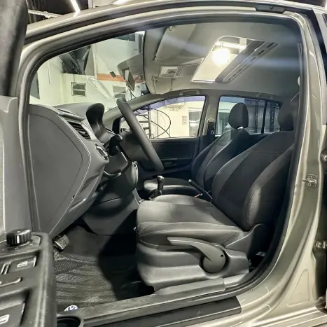 VOLKSWAGEN Fox 1.6 16V 4P MSI HIGHLINE FLEX, Foto 14