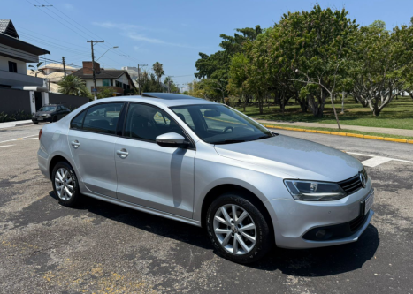 VOLKSWAGEN Jetta 2.0 4P FLEX CONFORTLINE TIPTRONIC AUTOMÁTICO, Foto 2 VOLKSWAGEN Jetta 2.0 4P FLEX CONFORTLINE TIPTRONIC AUTOMÁTICO, Foto 2