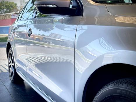 VOLKSWAGEN Jetta 2.0 4P COMFORTLINE FLEX, Foto 4