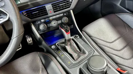 VOLKSWAGEN Jetta 2.0 4P 350 TSI GLI AUTOM�TICO DSG, Foto 23