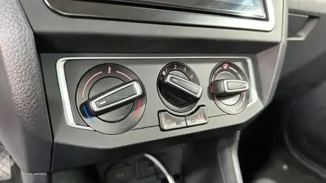 VOLKSWAGEN Saveiro 1.6 G7 CABINE SIMPLES ROBUST FLEX, Foto 10