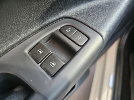 VOLKSWAGEN Saveiro 1.6 16V FLEX MSI ROBUST CABINE DUPLA, Foto 9
