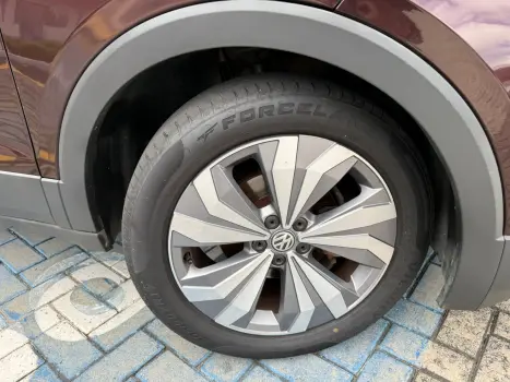 VOLKSWAGEN T-Cross 1.4 4P 250 TSI FLEX HIGHLINE AUTOM�TICO, Foto 17