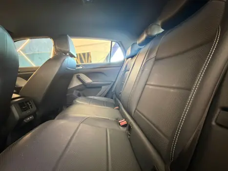 VOLKSWAGEN T-Cross 1.4 4P 250 TSI FLEX HIGHLINE AUTOM�TICO, Foto 9
