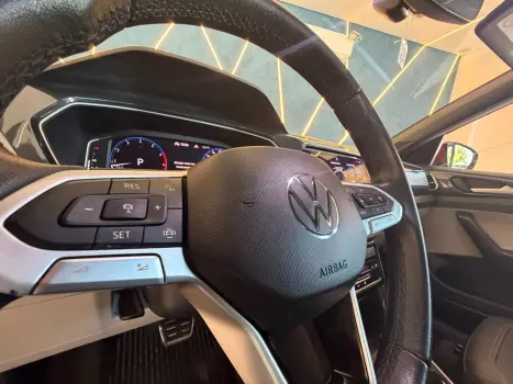 VOLKSWAGEN T-Cross 1.4 4P 250 TSI FLEX HIGHLINE AUTOM�TICO, Foto 17