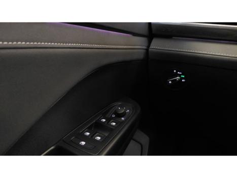 VOLKSWAGEN Taos 1.4 16V 4P FLEX 250 TSI HIGHLINE AUTOM�TICO, Foto 14