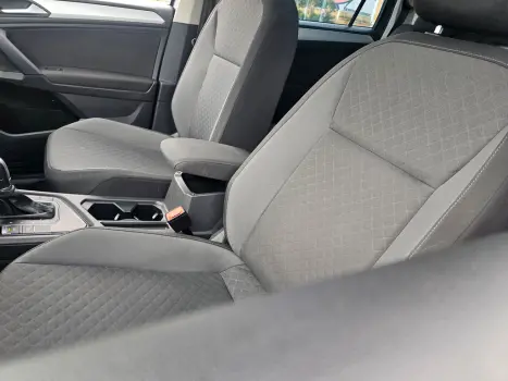 VOLKSWAGEN Tiguan 1.4 16V 4P TSI 250 FLEX TURBO AUTOM�TICO, Foto 8