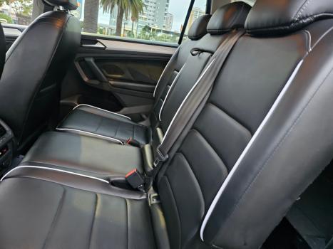 VOLKSWAGEN Tiguan 1.4 250 TSI TOTAL FLEX ALLSPACE COMFORTLINE TURBO AUTOM�TICO TIPTRONIC, Foto 8