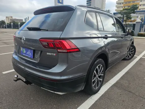 VOLKSWAGEN Tiguan 1.4 250 TSI TOTAL FLEX ALLSPACE COMFORTLINE TURBO AUTOM�TICO TIPTRONIC, Foto 4