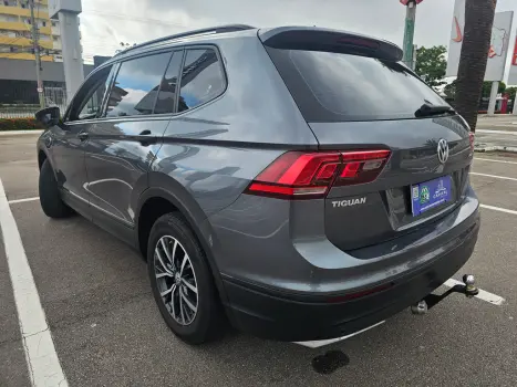 VOLKSWAGEN Tiguan 1.4 250 TSI TOTAL FLEX ALLSPACE COMFORTLINE TURBO AUTOM�TICO TIPTRONIC, Foto 5