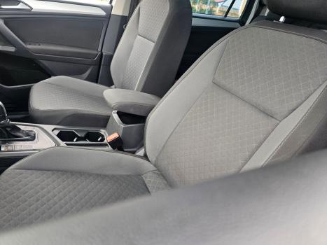 VOLKSWAGEN Tiguan 1.4 250 TSI TOTAL FLEX ALLSPACE COMFORTLINE TURBO AUTOM�TICO TIPTRONIC, Foto 8
