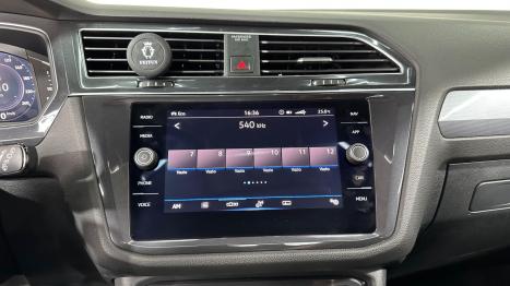 VOLKSWAGEN Tiguan 2.0 350 TSI TOTAL FLEX ALLSPACE R-LINE 4-MOTION TURBO AUTOM�TICO DSG, Foto 19