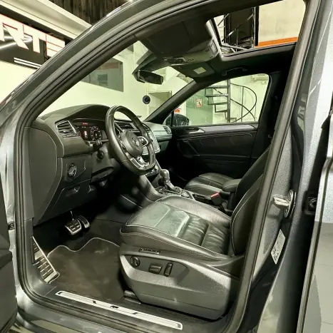 VOLKSWAGEN Tiguan 2.0 350 TSI TOTAL FLEX ALLSPACE R-LINE 4-MOTION TURBO AUTOM�TICO DSG, Foto 23
