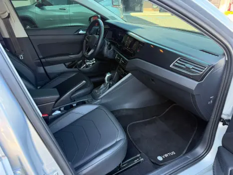 VOLKSWAGEN Virtus 1.0 4P 200 TSI FLEX COMFORTLINE AUTOM�TICO, Foto 12